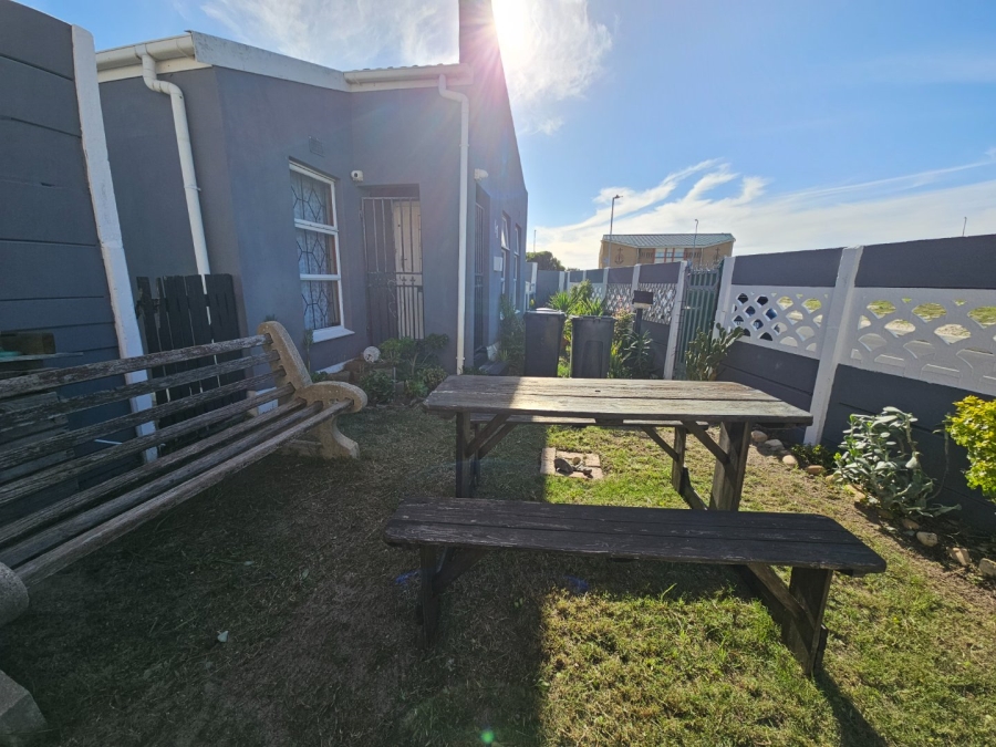 4 Bedroom Property for Sale in Strandfontein Village Western Cape